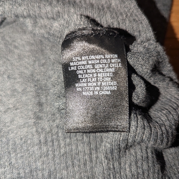 $4 Gray Oversized Mossimo Sweater Ribbed Hi Low Hem MEDIUM - Picture 5 of 8